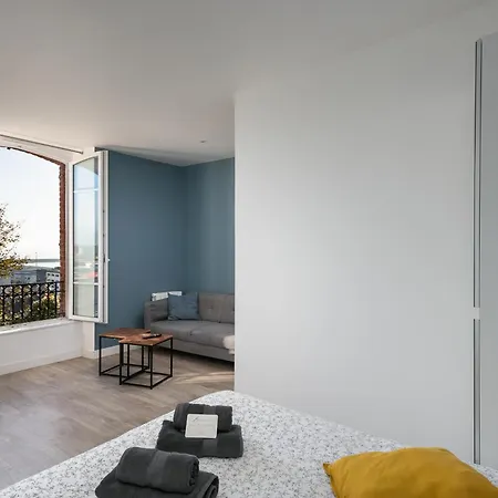 Le Camfrout Apartament *